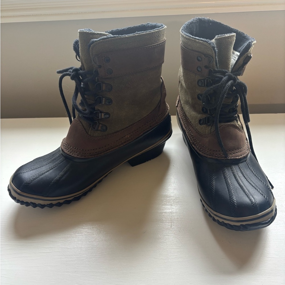 Sorel Black and Brown Winter Boots with Waterproof Design
